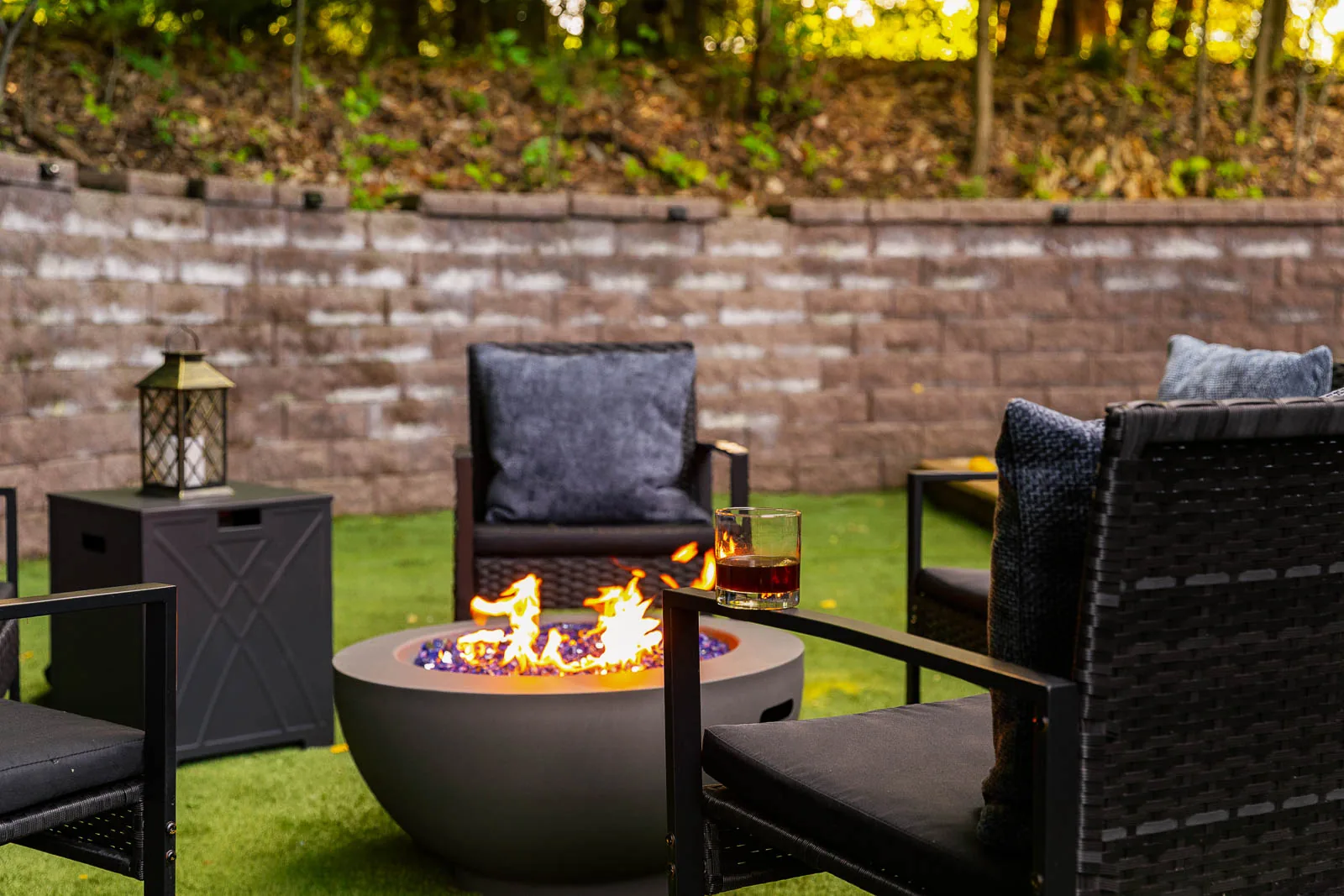Outdoor firepit lounge with seating