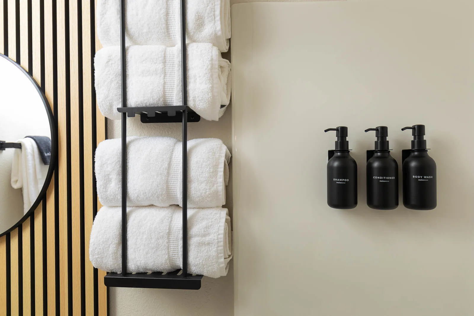 Fresh towels and bath amenities in the King Lodge Suite