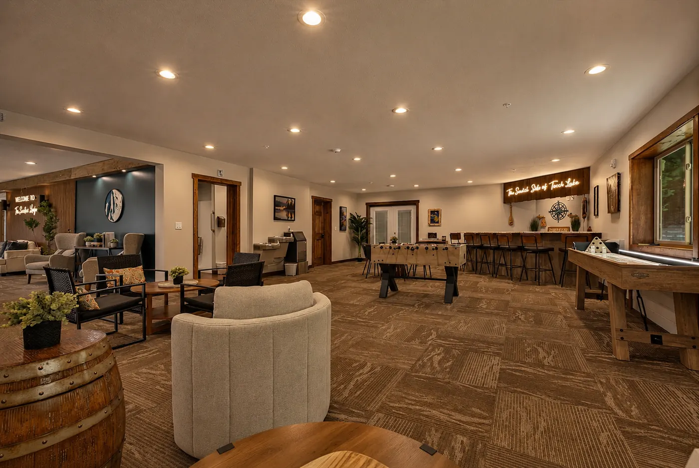 Large indoor lounge and game room at Sandbar Lodge